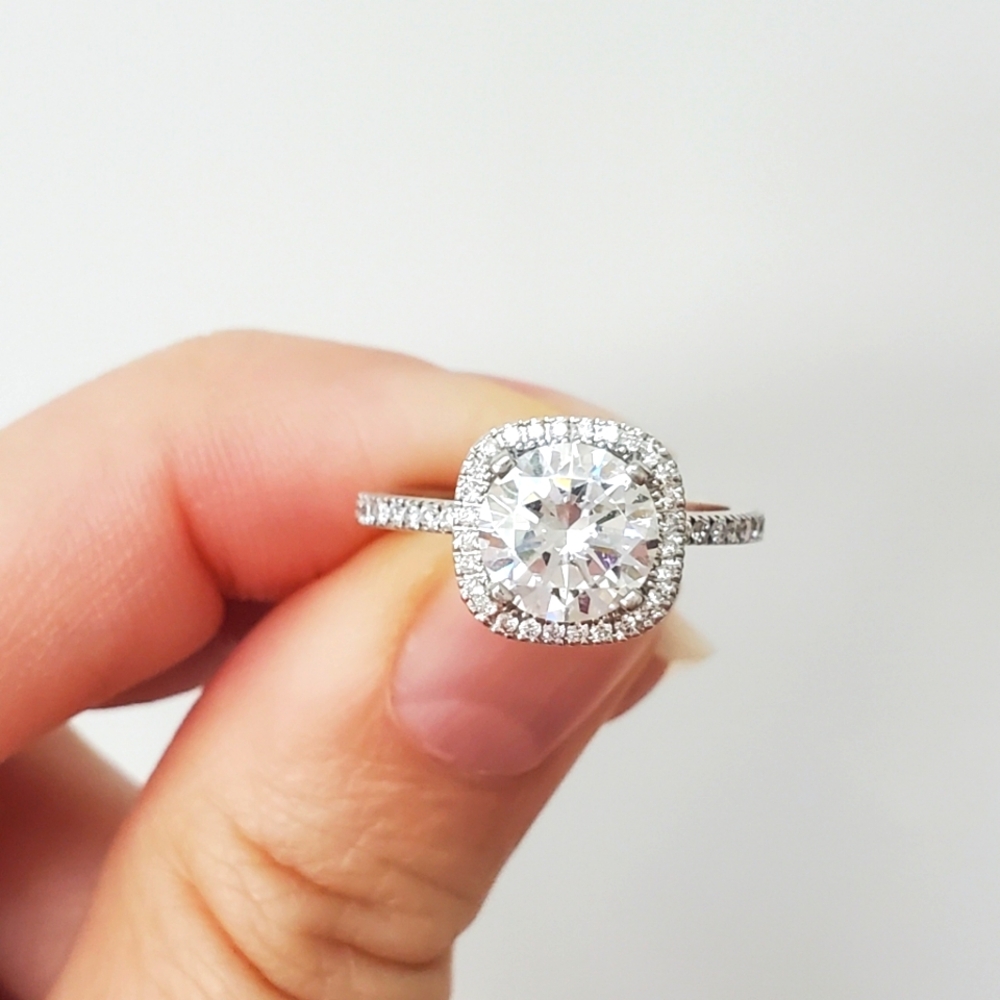 Simon G. 18k White Gold Halo Engagement Ring .31 TCW -- Discontinued Style